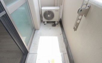 東向きのバルコニーです！