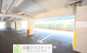 敷地内ガレージ