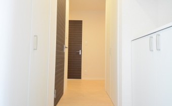 ※室内写真は同マンション内の別タイプの物です。
