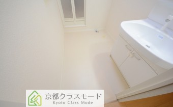 ※室内写真は同マンション内の別タイプの物です。