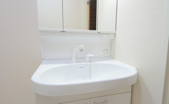 ※室内写真は同マンション内の別タイプの物です。
