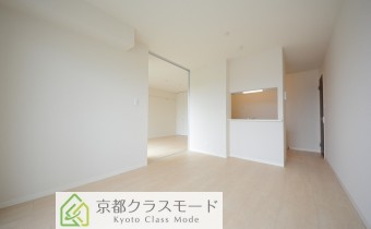 リビング　カウンターキッチンタイプの使い勝手の良いお部屋♪※室内写真は同マンション内の別タイプの物です。
