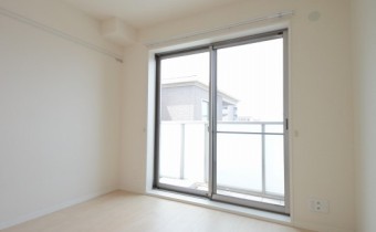 ※室内写真は同マンション内の別タイプの物です。