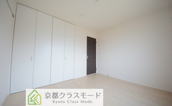 ※室内写真は同マンション内の別タイプの物です。