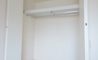 ※室内写真は同マンション内の別タイプの物です。