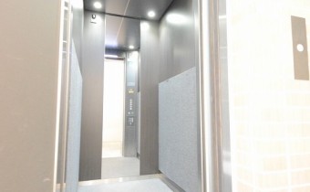 エレベーターもございます。