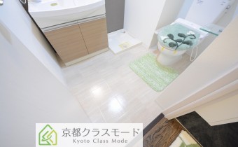 脱衣所タイプの使い勝手の良いサニタリールームです♪