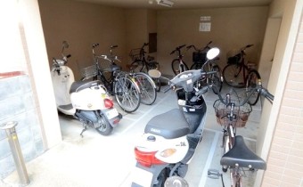 その他共有部分　駐輪場にはバイクも有料で駐輪可！