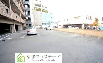 敷地内ガレージ