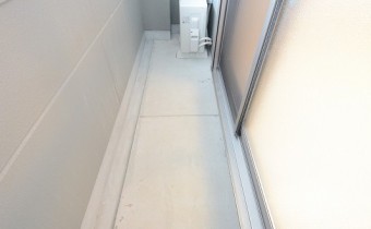1階ですが目隠しが付いていますので安心です！日も入ります♪