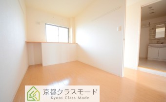 洋室 5.9帖　寝室にピッタリの独立部屋です。