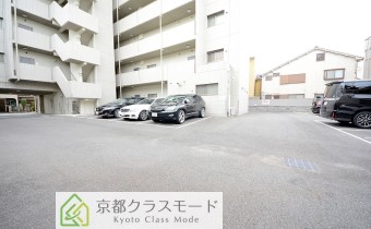 敷地内ガレージ