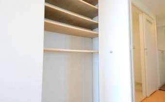 棚の多い整理がしやすい収納です