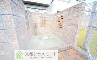 その他共用部　ペット用の足洗い場もいありますよ