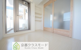 仕切り扉もお洒落♪