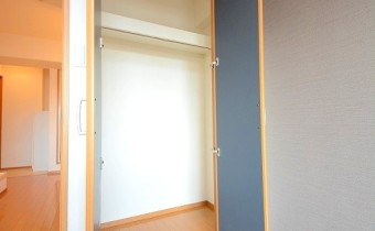 使い勝手のよいクローゼットです♪