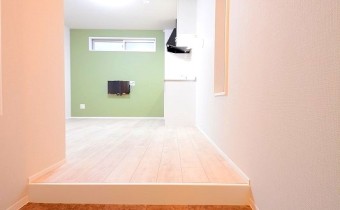 ※室内写真は301号室の写真です。