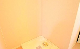※室内写真は301号室の写真です。