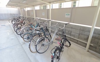 屋根付きの駐輪スペースもございます！