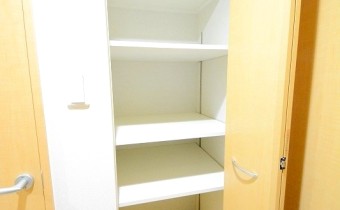 廊下収納①