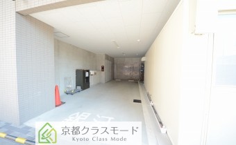 敷地内ガレージは要：空き確認