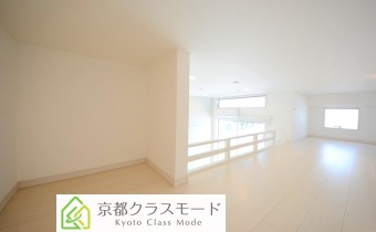 寝室に？物置に？分割してどちらにも活用できますね。