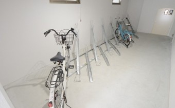 屋内の駐輪場があります