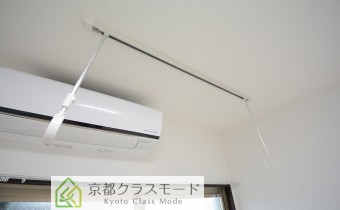 室内物干は雨の日、夜間の洗濯物を干せるので便利