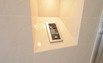 オートロック完備