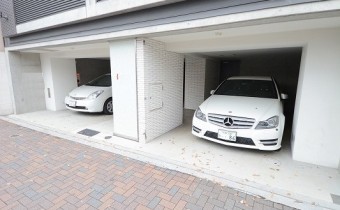 敷地内ガレージ　空きは要：確認