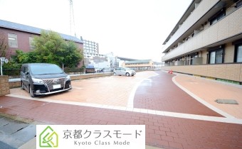 敷地内ガレージ