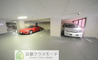 敷地内ガレージ