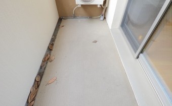 ベランダ　※室内写真は同マンション内の205号室のものです。