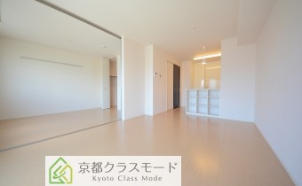 仕切りを開放すれば広々約19帖のLDKに♪とても開放的ですよ