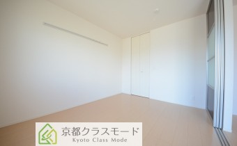 収納力抜群のウォークインクローゼットもあります♪