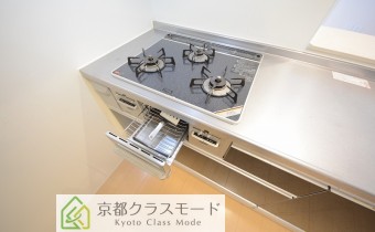 グリル付き3口ガスコンロは料理の幅が広がりますよ！