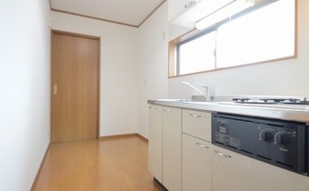 冷蔵庫と食器棚が置けますね♪
