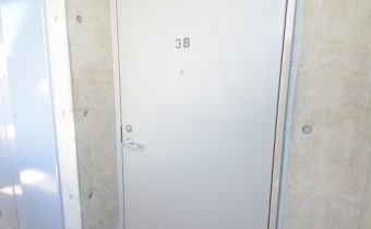マンション玄関扉