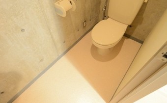 トイレも打ち放しです♪