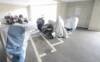 屋内バイク置場
