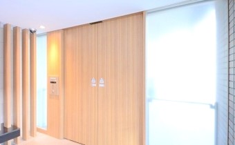 マンション　入口