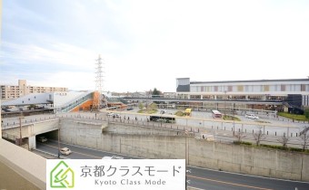 ベランダよりの眺め　ＪＲ桂川駅やイオンモール京都桂川店が見えます♪