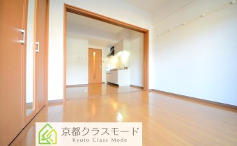 扉を開けるとこんな感じです。