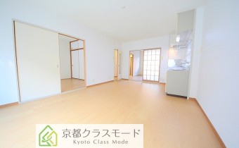 リビングは広々12帖♪「オール洋室」にリフォームされた快適なお部屋！