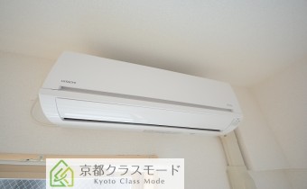 こちらのお部屋にもエアコンあり！
