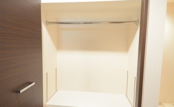 ※室内写真は同マンション内の別タイプのものです。