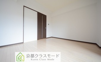 ※室内写真は同マンション内の別タイプのものです。