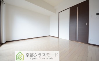 ※室内写真は同マンション内の別タイプのものです。