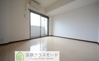 ※室内写真は同マンション内の別タイプのものです。
