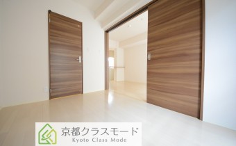 Room5